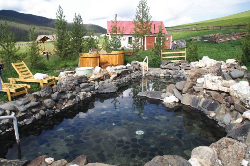 Tsenkher hot springs