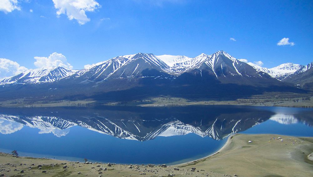 Khurgan Khoton Lake